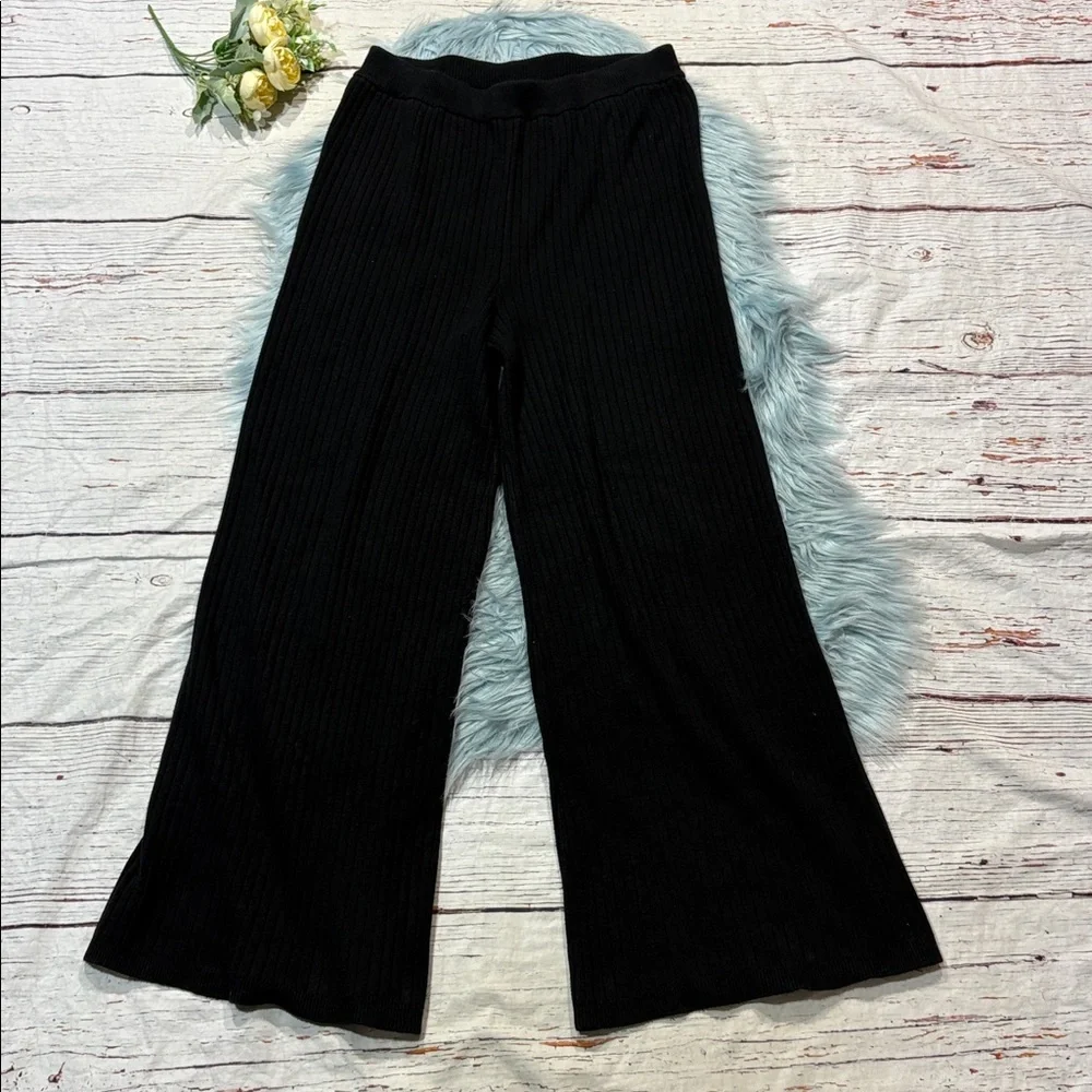 Flat White High Rise Flare Ribbed Knit Black Pants - Picture 2 of 8